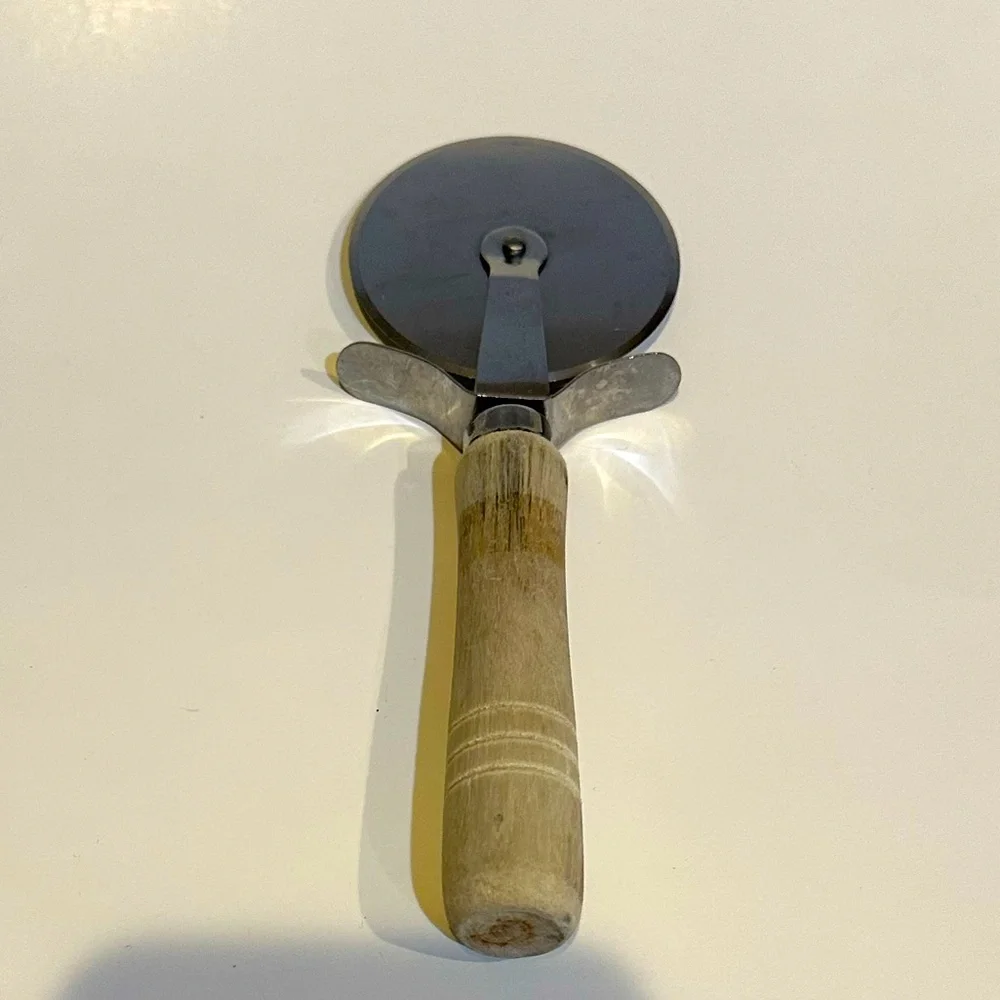 VTG STAINLESS STEEL PIZZA CUTTER WHEEL WOODEN HANDLE 7” BLADE GUARD COLLAR